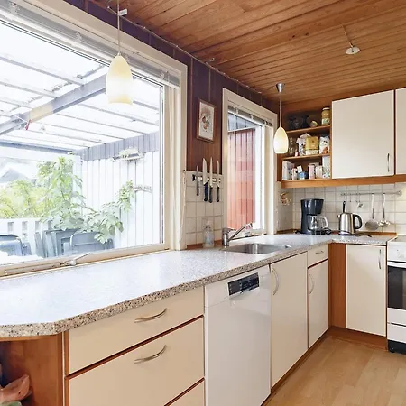 6 Person In Lokken-by Traum *