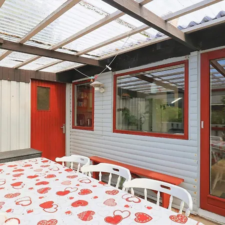 6 Person In Lokken-by Traum